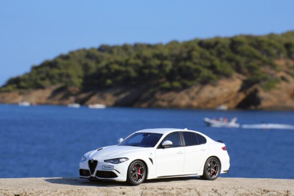 Alfa Roméo Giulia Quadrifoglio 1:18ème Ottomobile