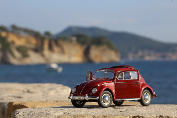 Volkswagen Kaefer Coccinelle découvrable 1:18ème Schuco